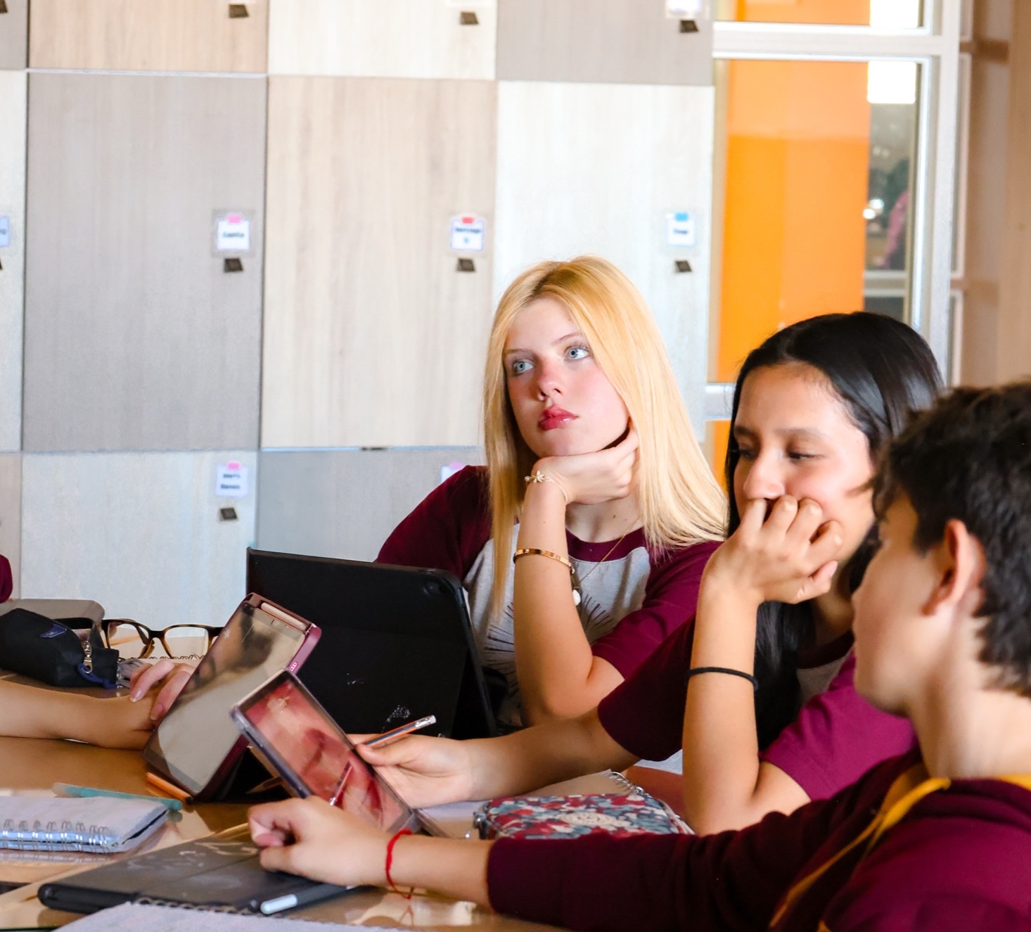 Private bilingual junior high school in Queretaro: where teenagers learn to lead, build and decide: Emprendizaje with Mondragon University: real projects, real judges, real skills